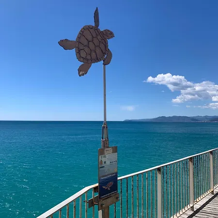 Appartement Affacciati Al Mare à Finale Ligure Extérieur photo